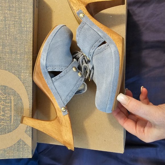 Michael Kors Slip-On Mules With Studs clog suede heels 8 light blue lace-up -new - Picture 3 of 7